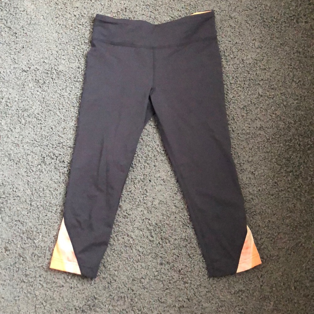 Under Armour crop leggings